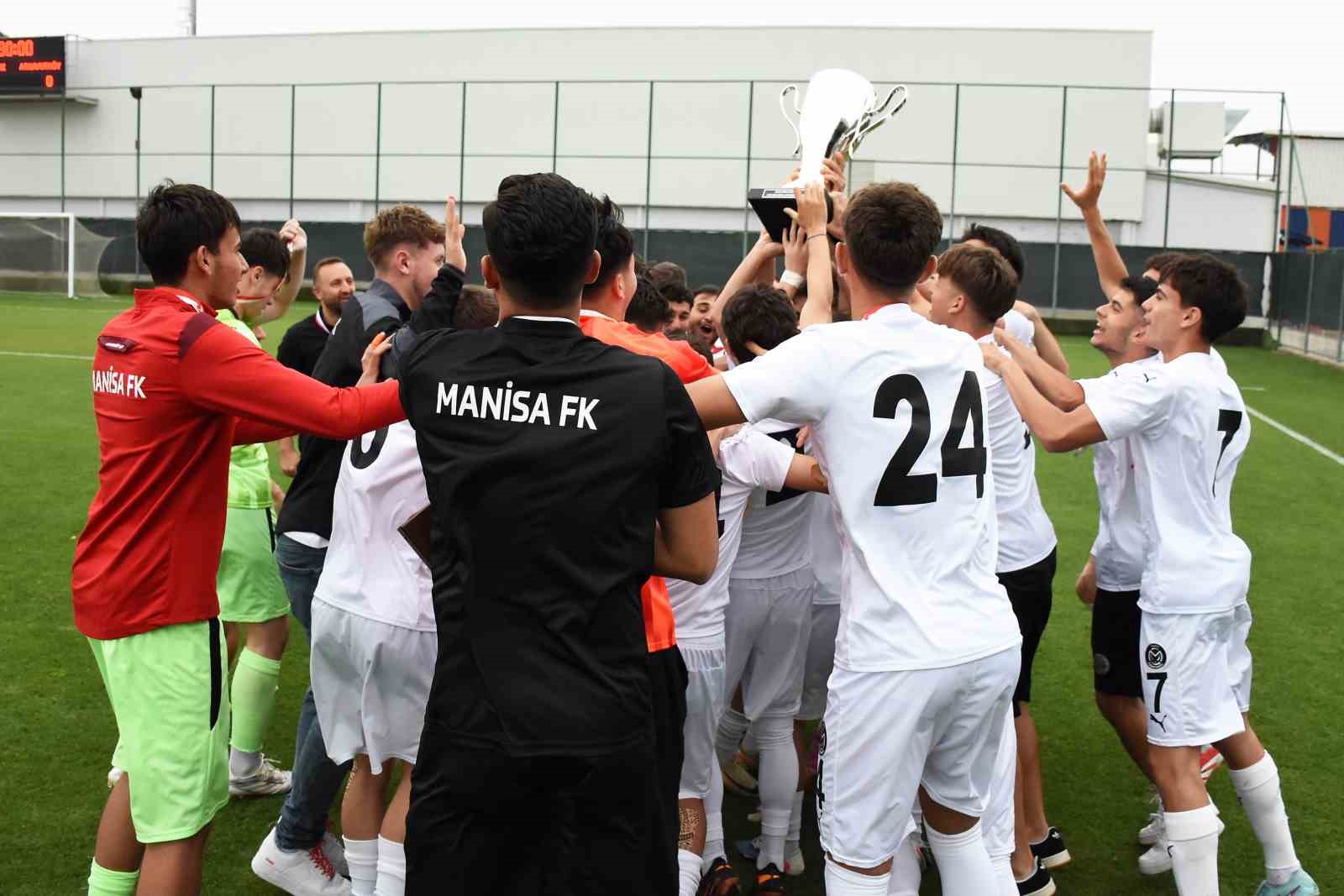 Manisa FK U19 Takımı, 177 takım arasında Türkiye şampiyonu oldu 6 manisa fk u19 takimi 177 takim arasinda turkiye sampiyonu oldu 2 GcSZzhWI