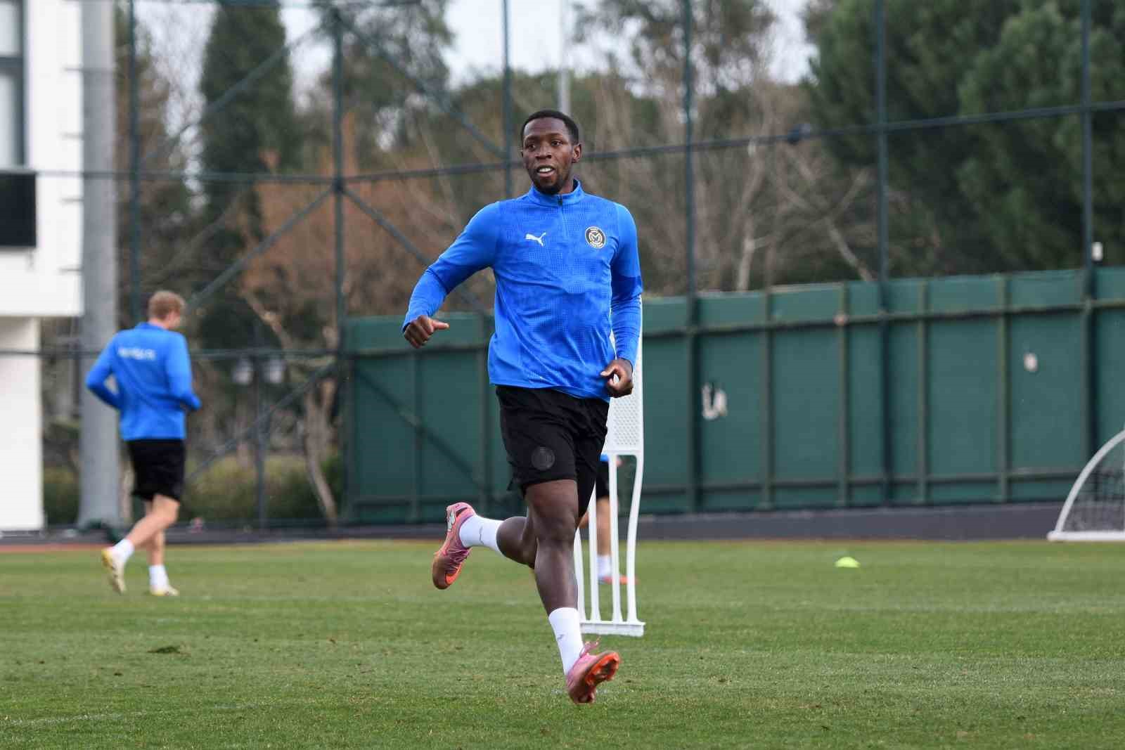 manisa fk umraniyespor macinin hazirliklarini surdurdu 1 bQWdm4dN