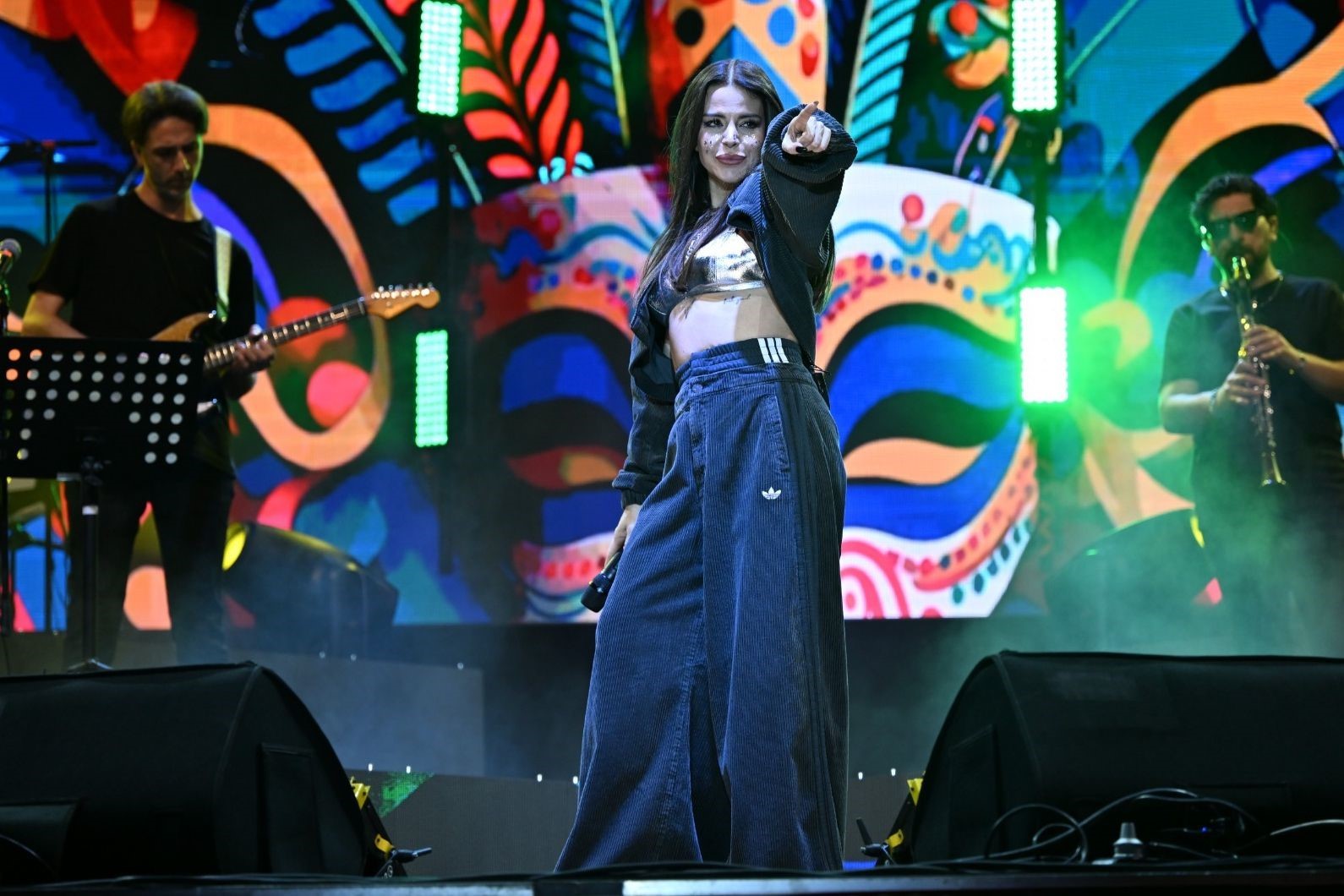 Manisa Gençlik Festivali’nde Simge sahne aldı 5 manisa genclik festivalinde simge sahne aldi 1