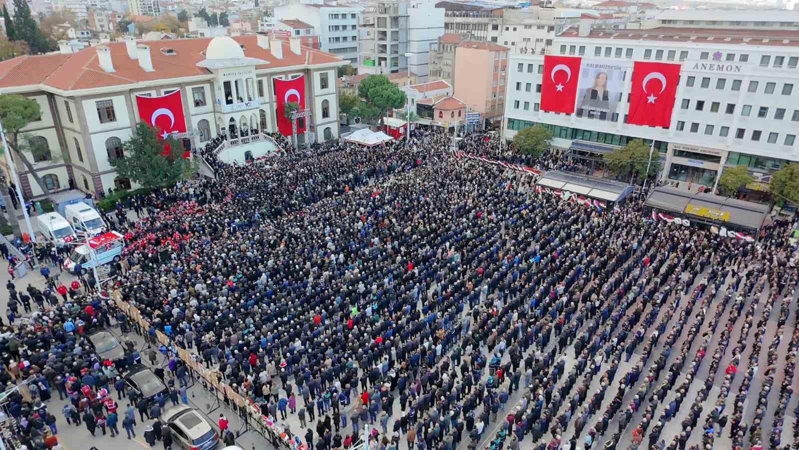 manisa ilk kadin baskanina agladi 5 YtHM3Lzy