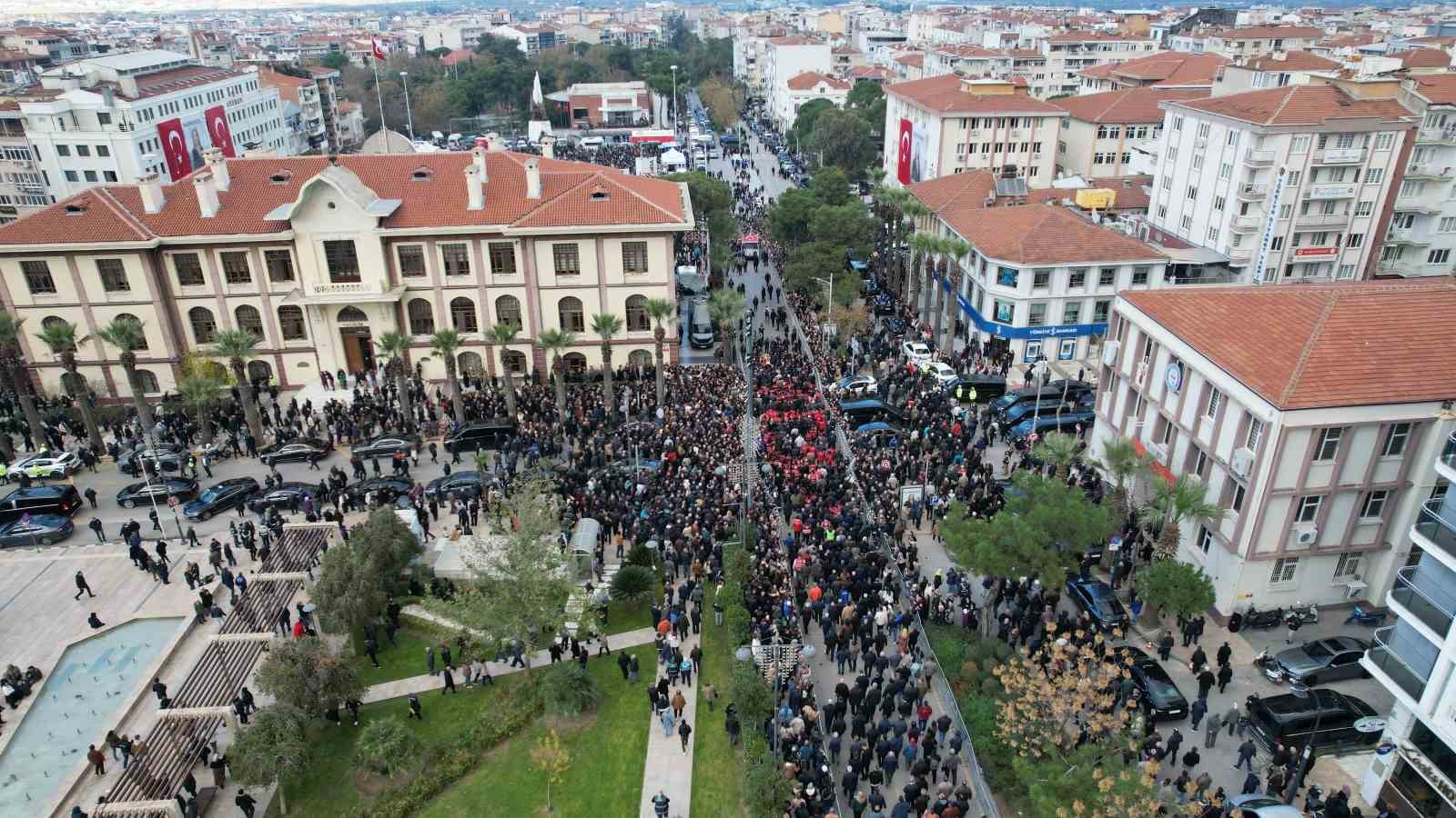 manisa ilk kadin baskanina agladi 8