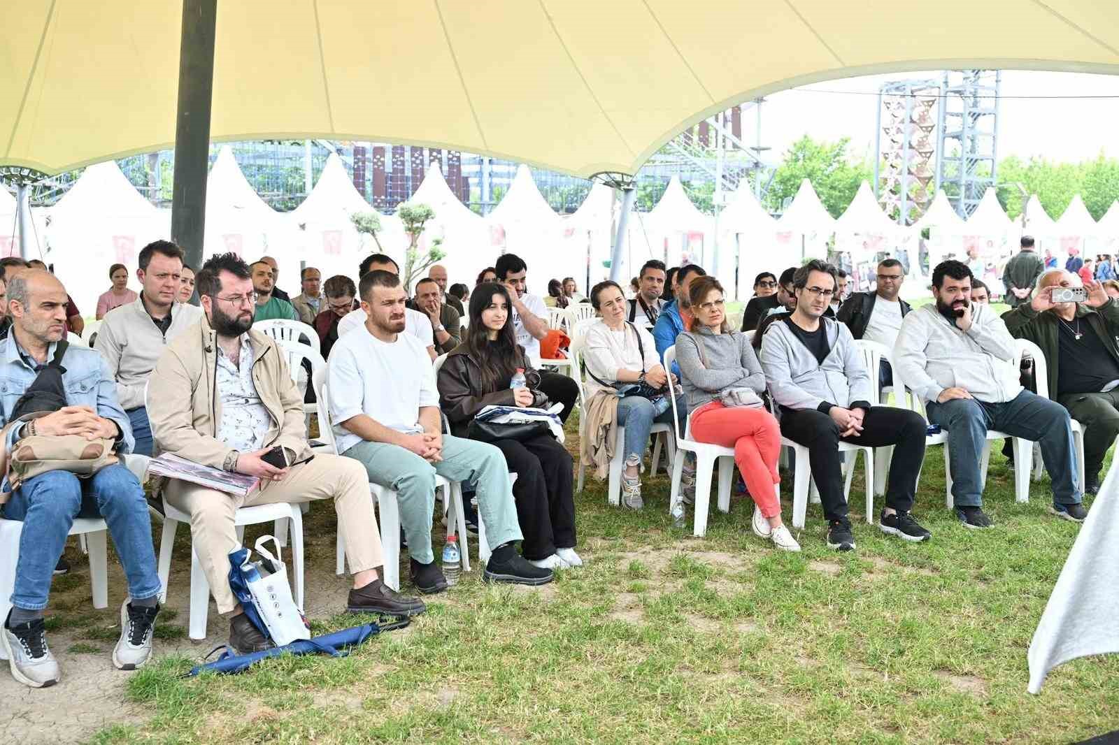 Manisa Kitap Fuarı yoğun ilgiyle devam ediyor 7 manisa kitap fuari yogun ilgiyle devam ediyor 3 OLliggsB