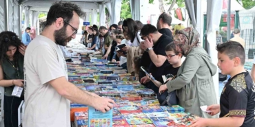 manisa-kitap-fuari-yogun-ilgiyle-devam-ediyor-5Ss85SkZ.jpg