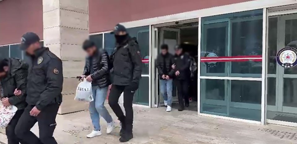 manisa merkezli 5 ilde deas operasyonu 4 tutuklama 1 BuaSQDjT