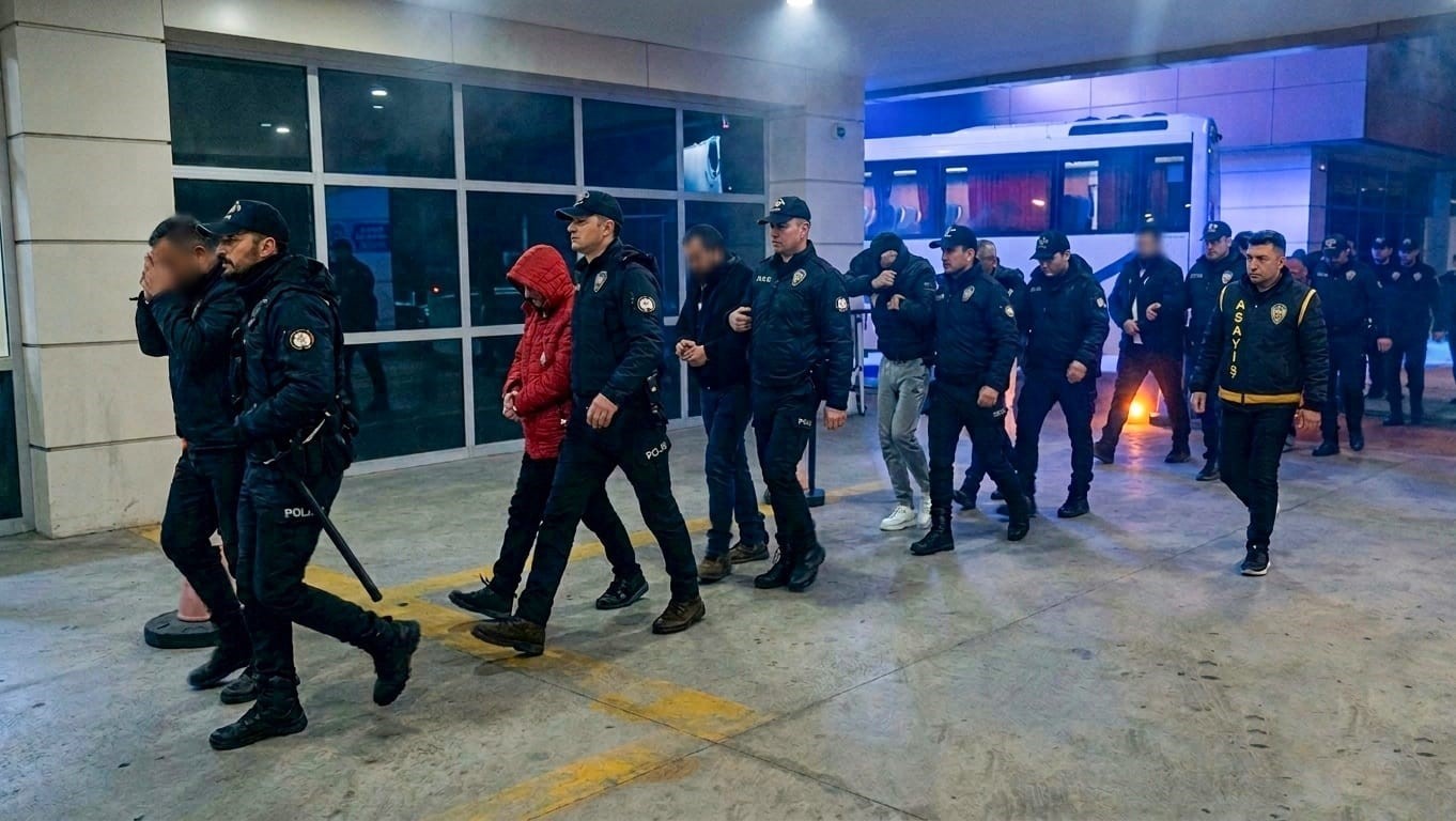 manisa merkezli 6 ilde es zamanli dolandiricilik operasyonu 0 hzKuLVYf