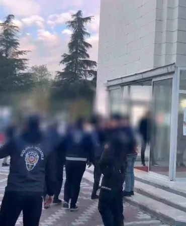 manisa-merkezli-8-ilde-yasa-disi-bahis-operasyonunda-23-gozalti-hnxWFGx8.jpg
