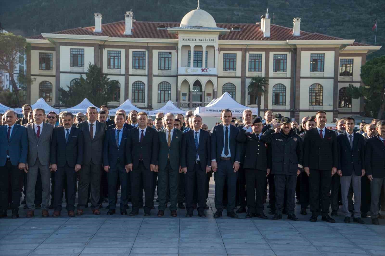 manisada 100 ogretmen egitim yuzyili kapsaminda halk dansi gosterisi sundu 5 4OPKSGt3