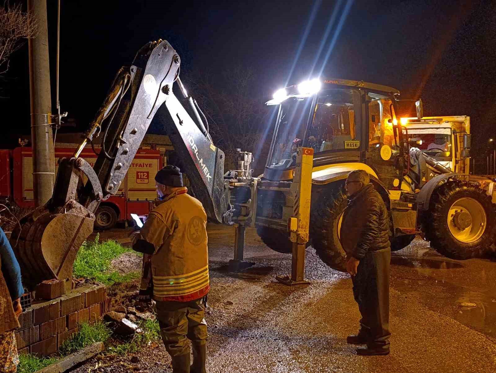 manisada 1000 kisilik yagis seferberligi 2 BcWSUupl