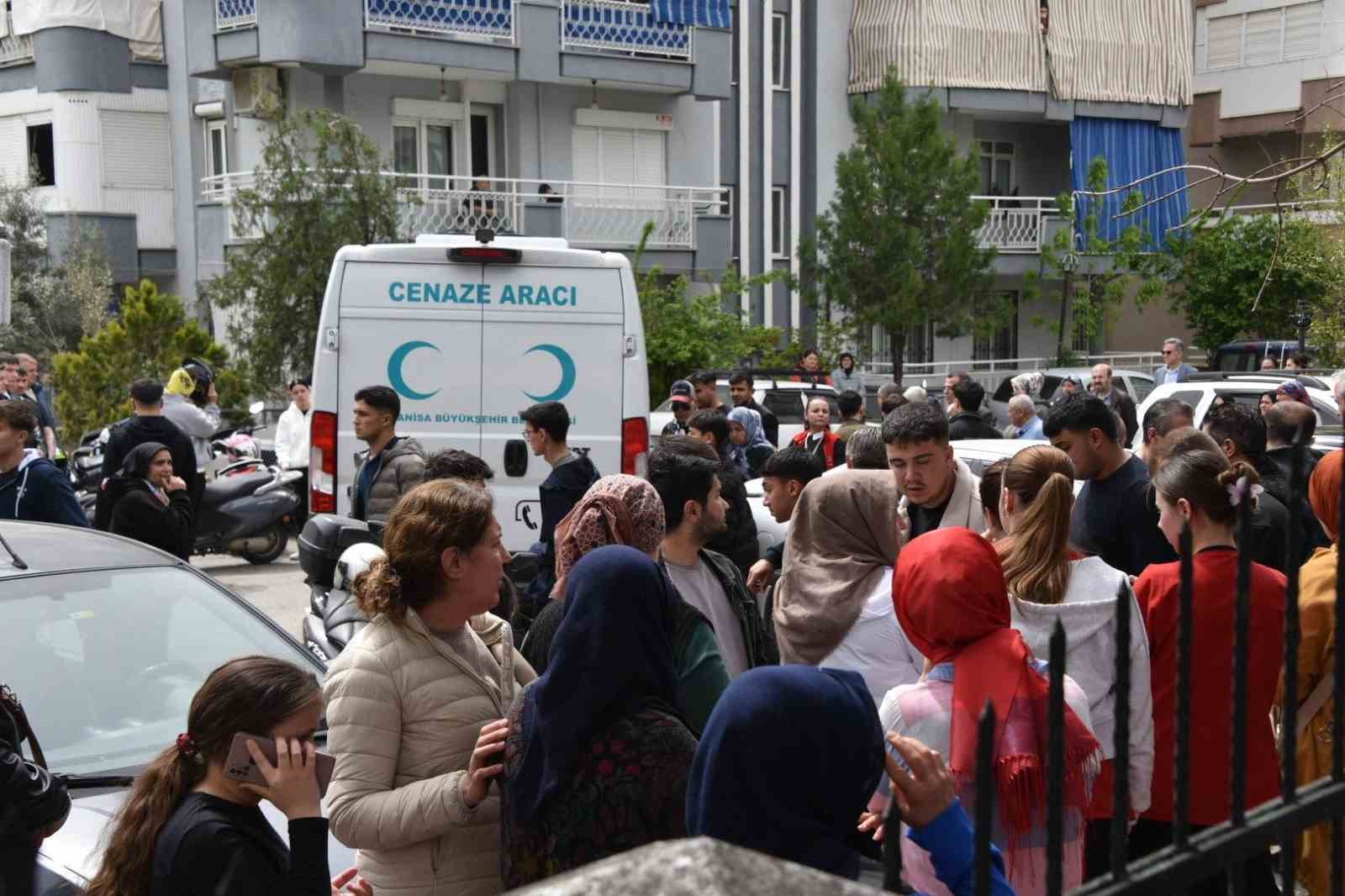 manisada 17 yasindaki sude gelen son yolculuguna ugurlandi 2 id8CAgjn