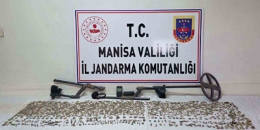 manisada-2-bin-580-sikke-ve-235-tarihi-obje-ele-gecirildi-Elk4ScjG.jpg