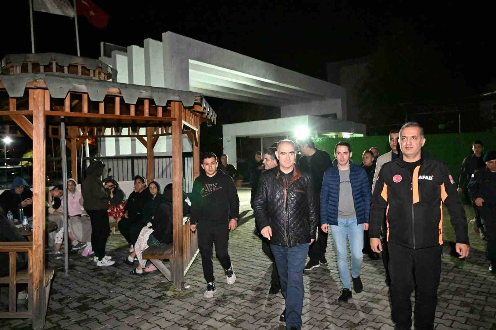 manisada 83 yapi depremden etkilendi 1 GGLsIube