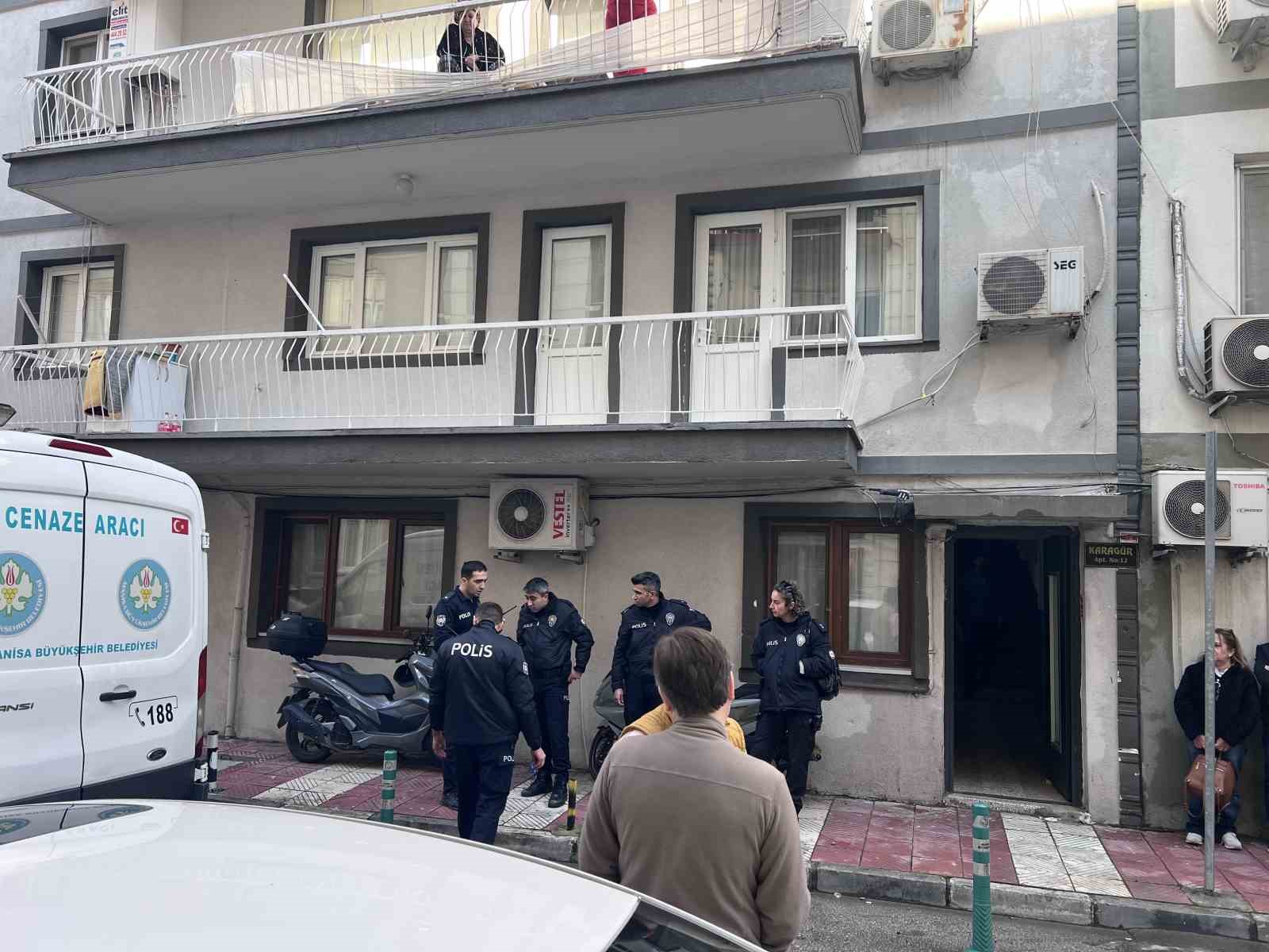 manisada 83 yasindaki koca esini uyurken oldurdu 3 KyvWRB73