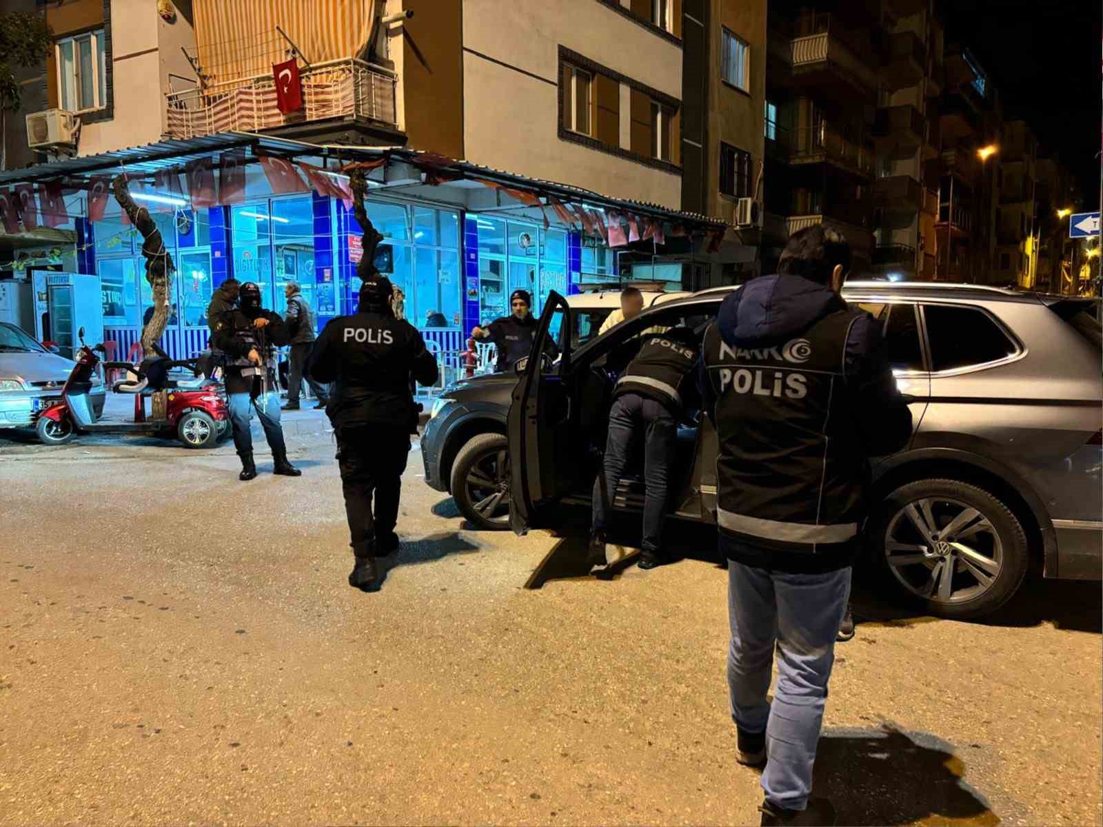 manisada aranan 6 sahis yakalandi binlerce hap ele gecirildi 1 jQXLNJvE