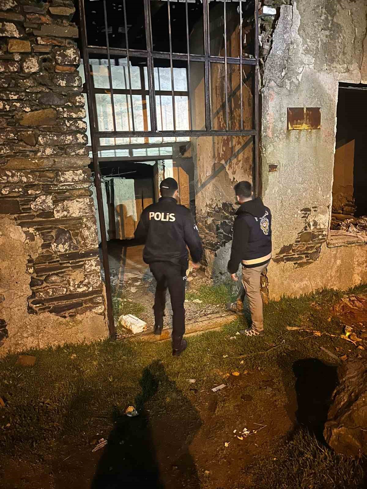 manisada aranan 6 sahis yakalandi binlerce hap ele gecirildi 5 UVRK6s8b