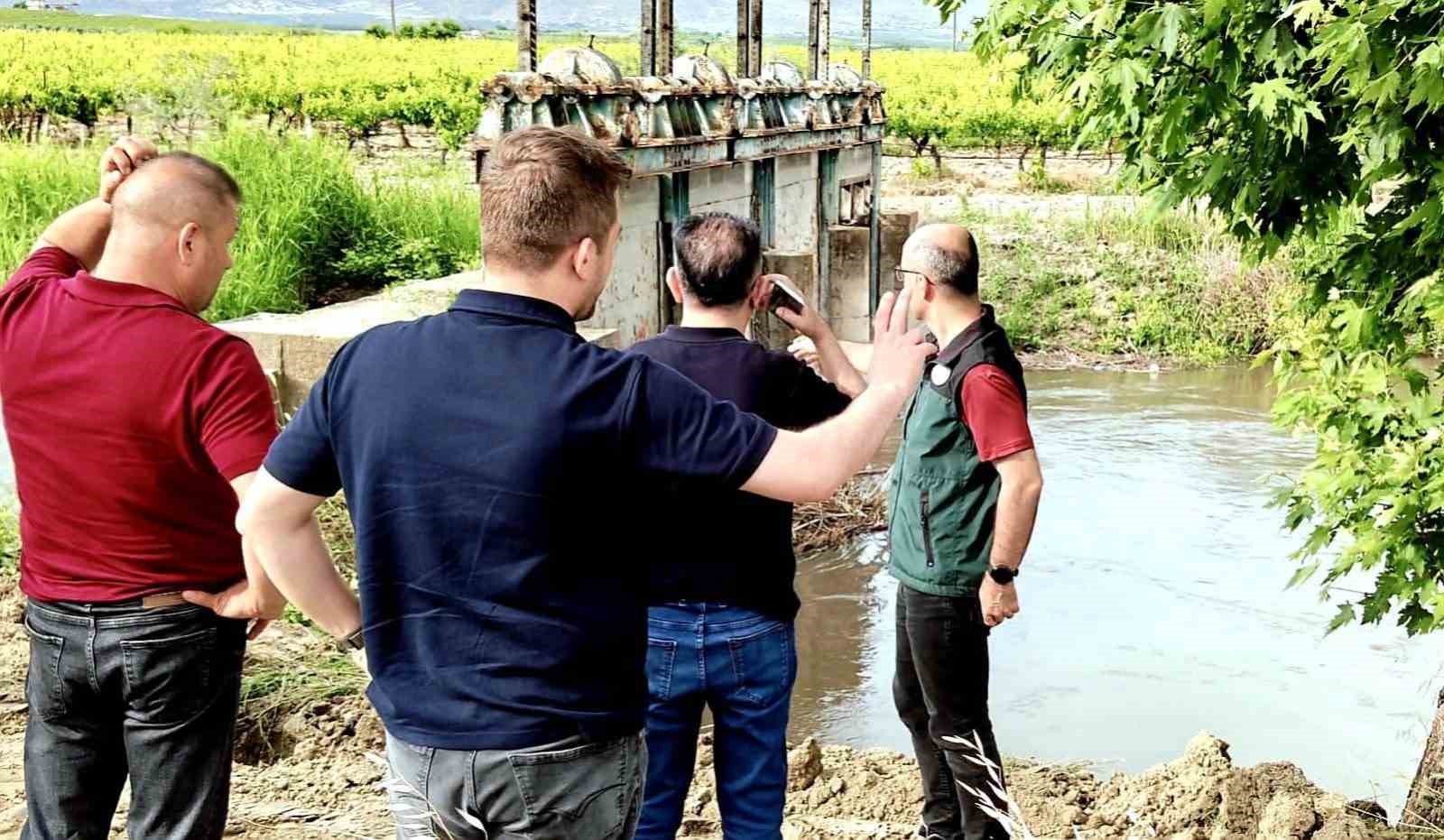 manisada barajlar doldu kapaklar acildi 3