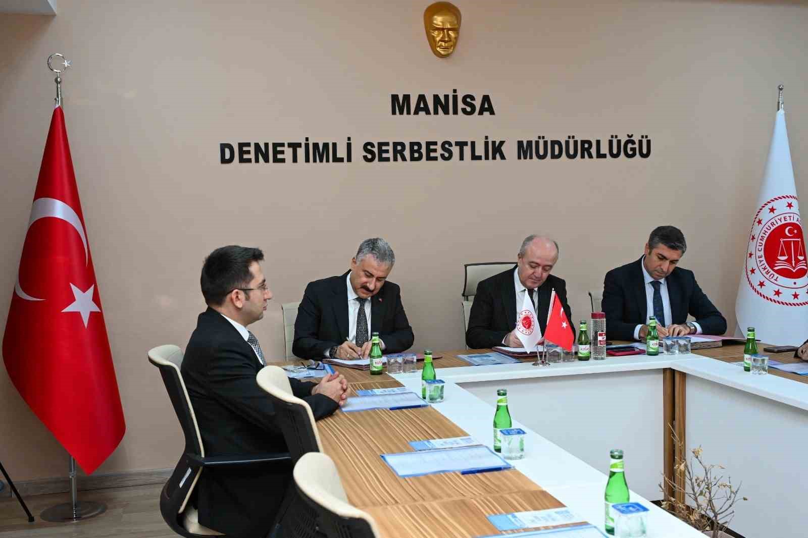 manisada denetimli serbestlikte parmak izi donemi 3 6Hk7JhYt