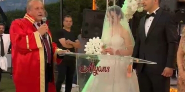 manisada-dugune-damga-vuran-nikah-mizanseni-PLtXrQFj.jpg