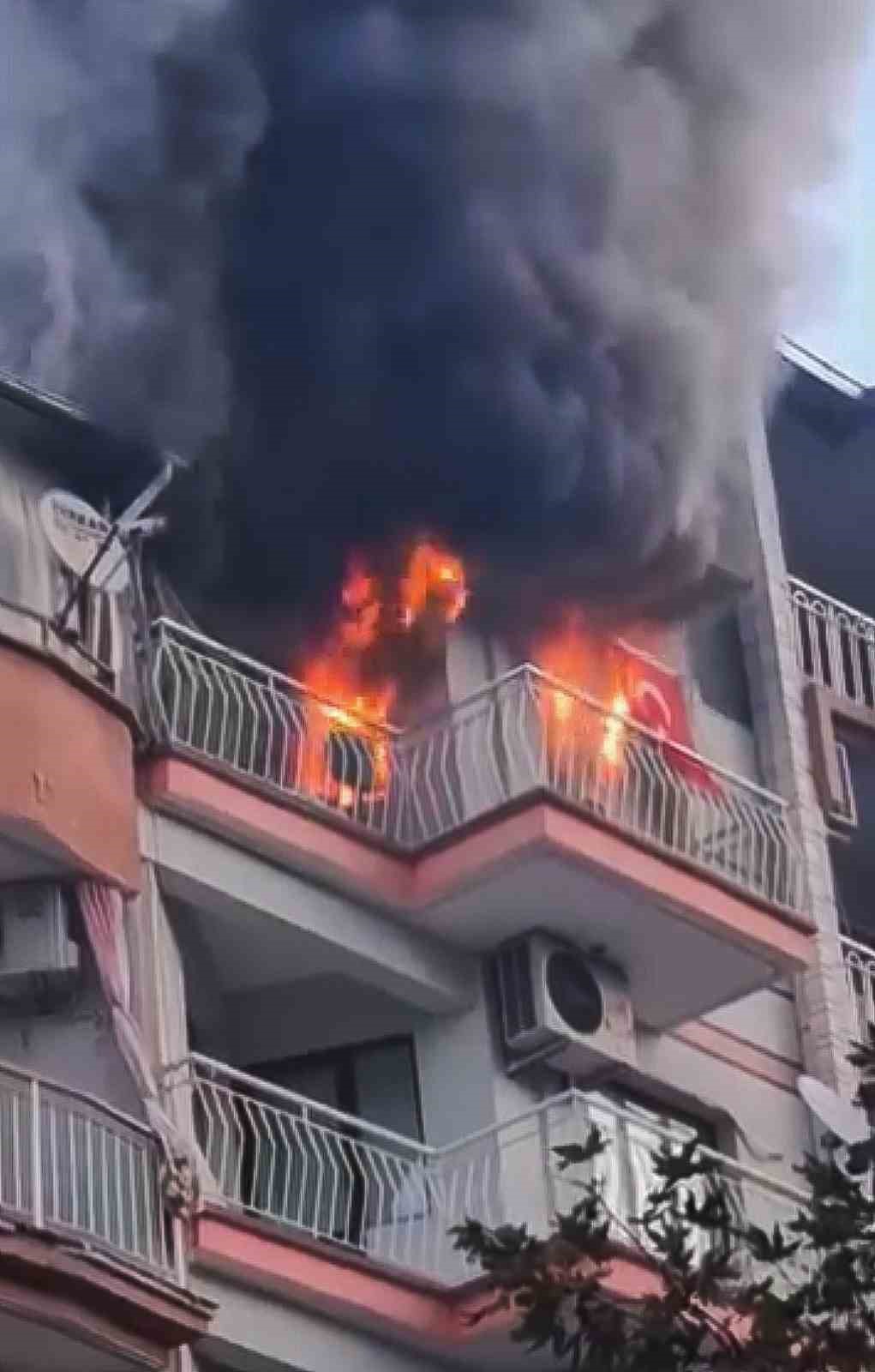 Manisa’da ev yangını: 6 kedi telef oldu 6 manisada ev yangini 6 kedi telef oldu 2 eyQ1D1aW