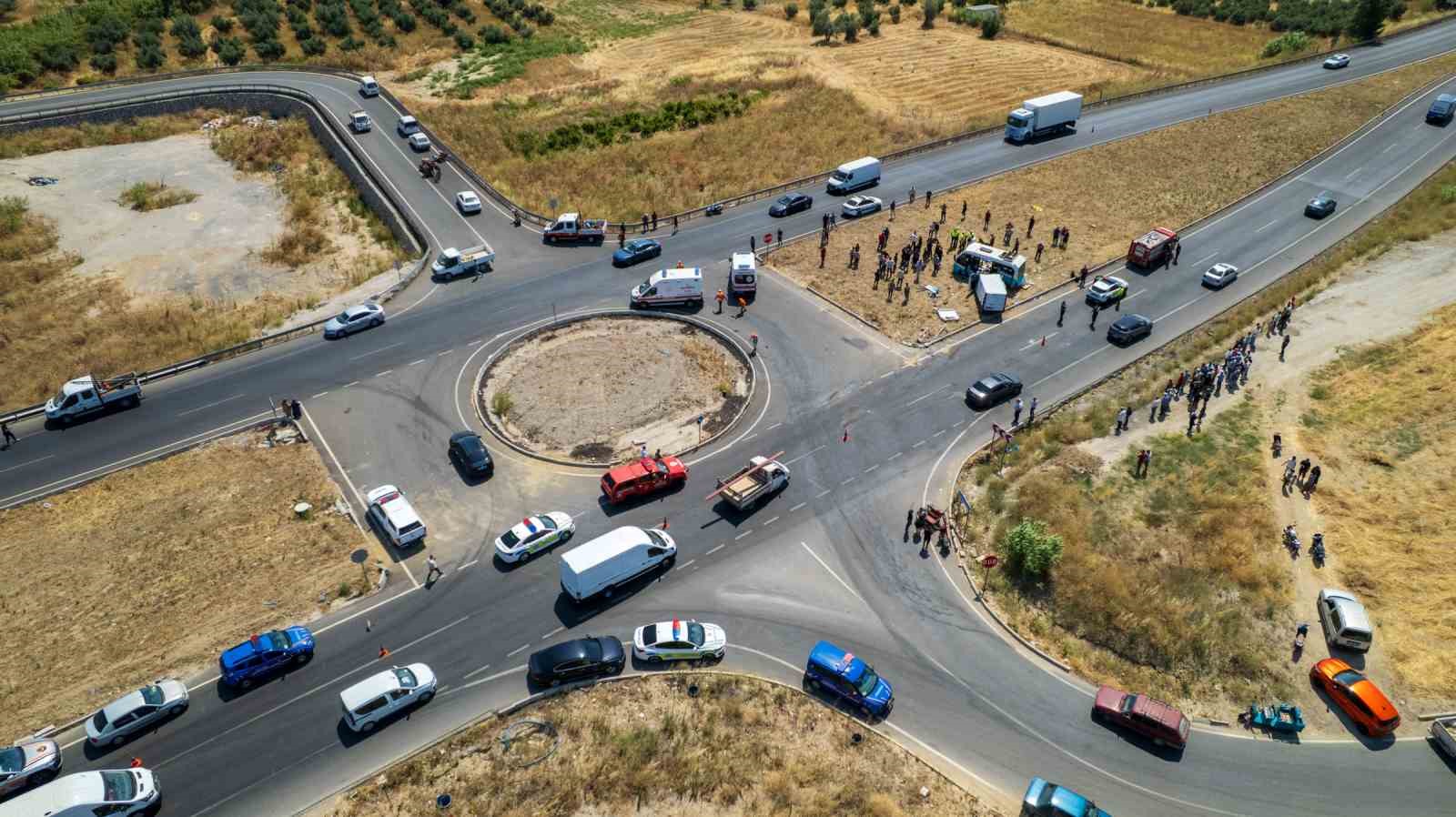 Manisa’da feci kaza 1 ölü 11 yaralı 4 manisada feci kaza 1 olu 11 yarali 0