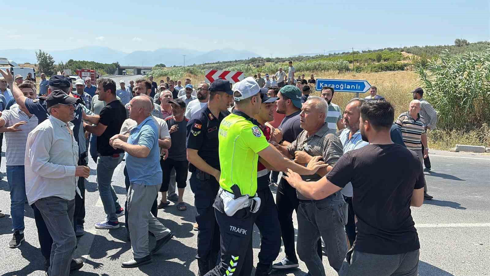 Manisa’da feci kaza 1 ölü 11 yaralı 8 manisada feci kaza 1 olu 11 yarali 4 fgZ4WT26
