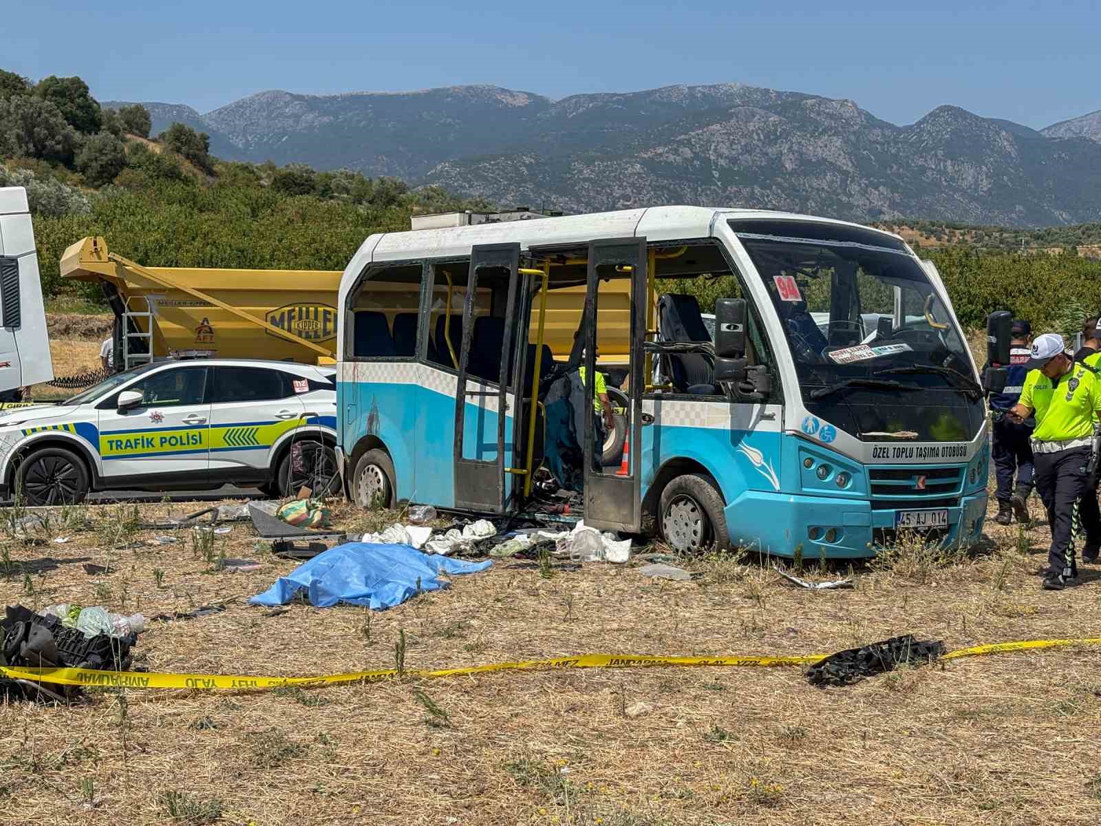 Manisa’da feci kaza 1 ölü 11 yaralı 10 manisada feci kaza 1 olu 11 yarali 6 pn3EY7NK