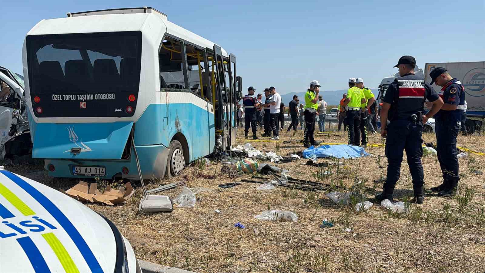 Manisa’da feci kaza 1 ölü 11 yaralı 11 manisada feci kaza 1 olu 11 yarali 7 EWBDelSu
