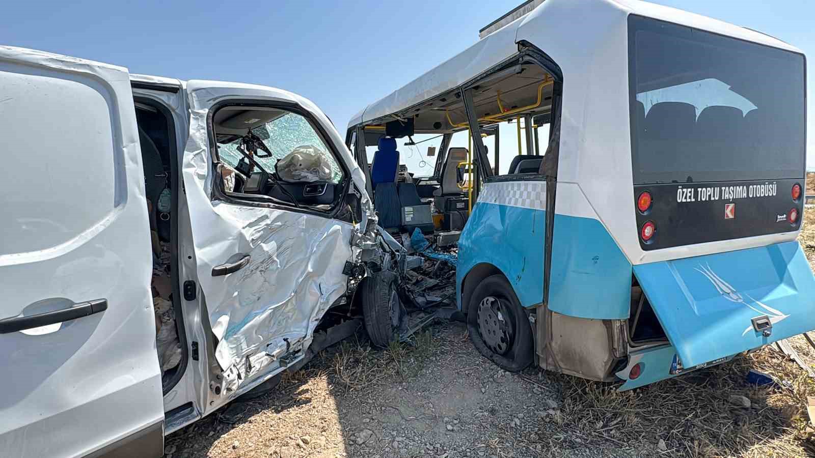 Manisa’da feci kaza 1 ölü 11 yaralı 12 manisada feci kaza 1 olu 11 yarali 8 JZw9FRME