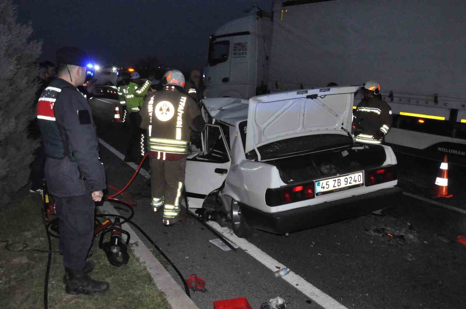 manisada feci kaza 2 olu 5 yarali 3 S4aNmErU