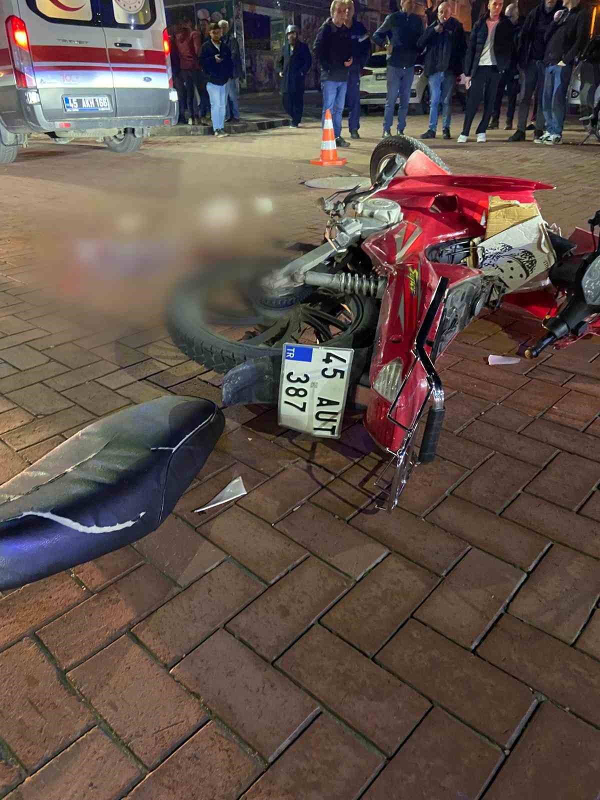 manisada feci kaza motosiklet surucusu hayatini kaybetti 3 5RXsBzqh