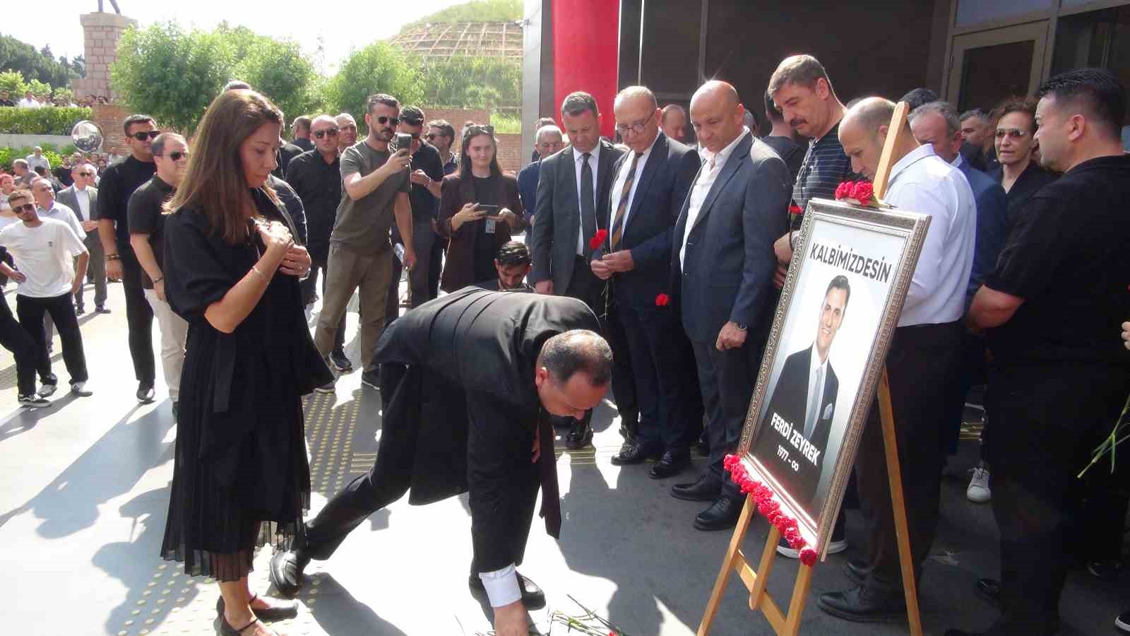 Manisa’da Ferdi Zeyrek vefatının birinci yılında anıldı 18 manisada ferdi zeyrek vefatinin birinci yilinda anildi 14