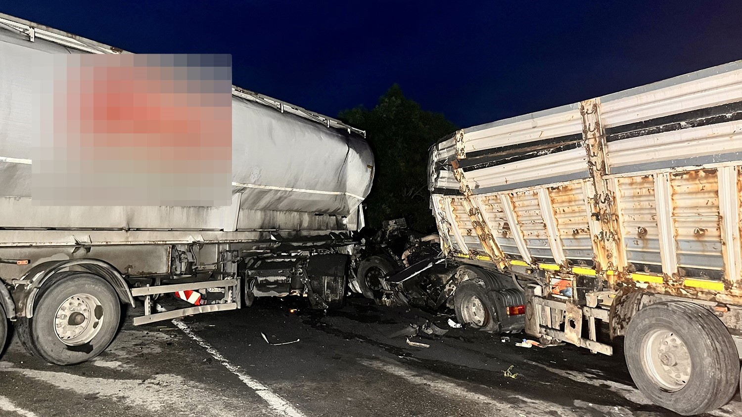 manisada iki tir carpisti 1i agir 2 yarali 5 4mCSP31O
