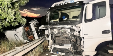 manisada-iki-tir-carpisti-1i-agir-2-yarali-A7mjZKLg.jpg