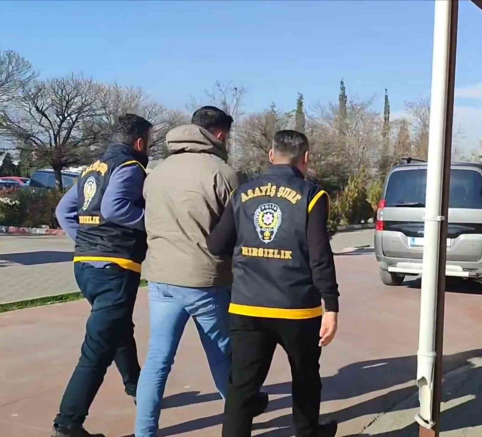 manisada is yeri hirsizligina 5 tutuklama 1