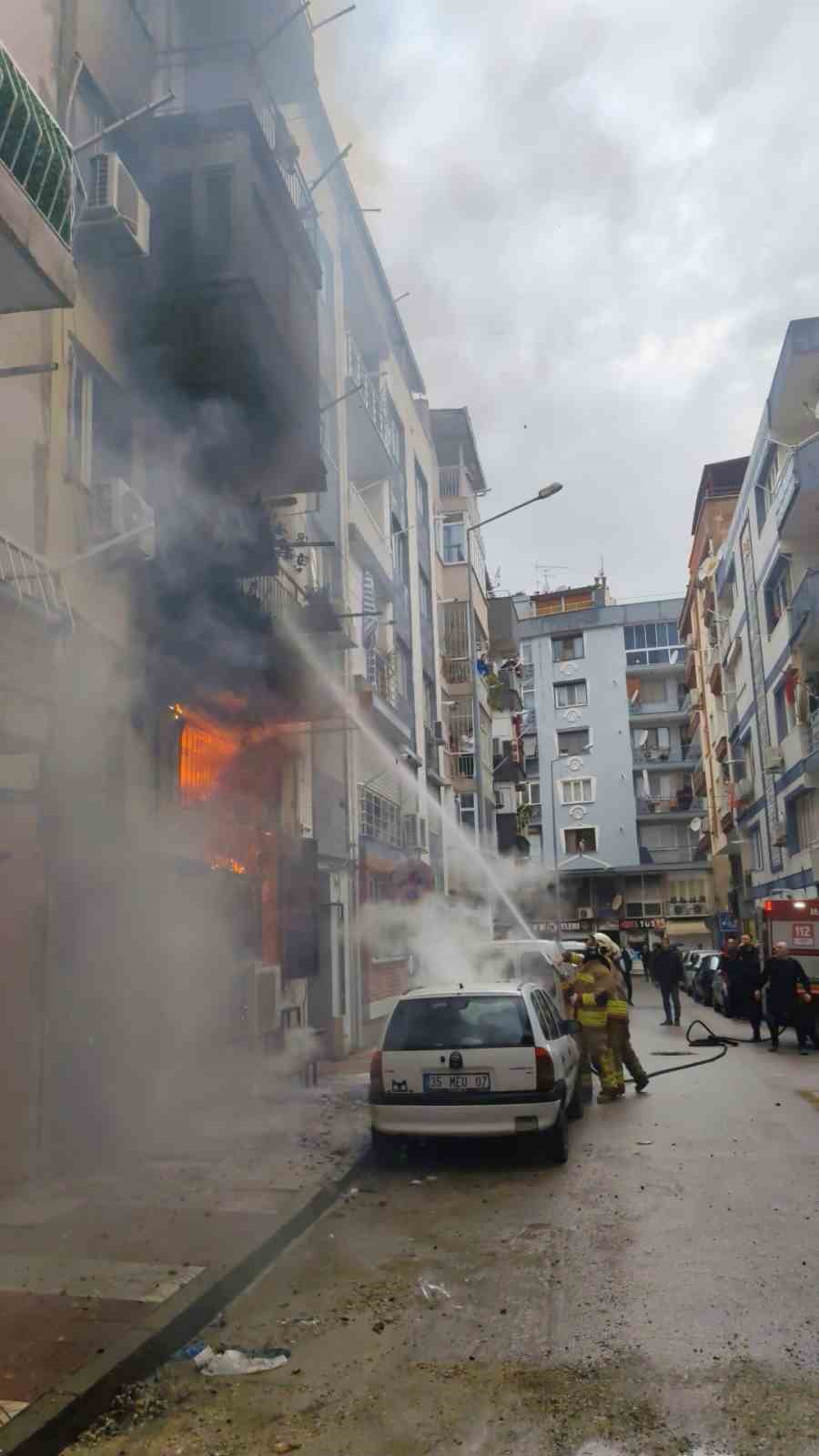manisada is yerindeki yangin mahalle sakinlerine korku dolu anlar yasatti 2 YLniKFth