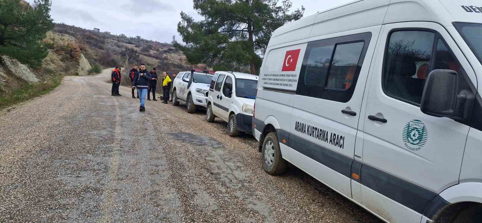 manisada kaybolan kadin icin arama calismasi ikinci gununde suruyor 3