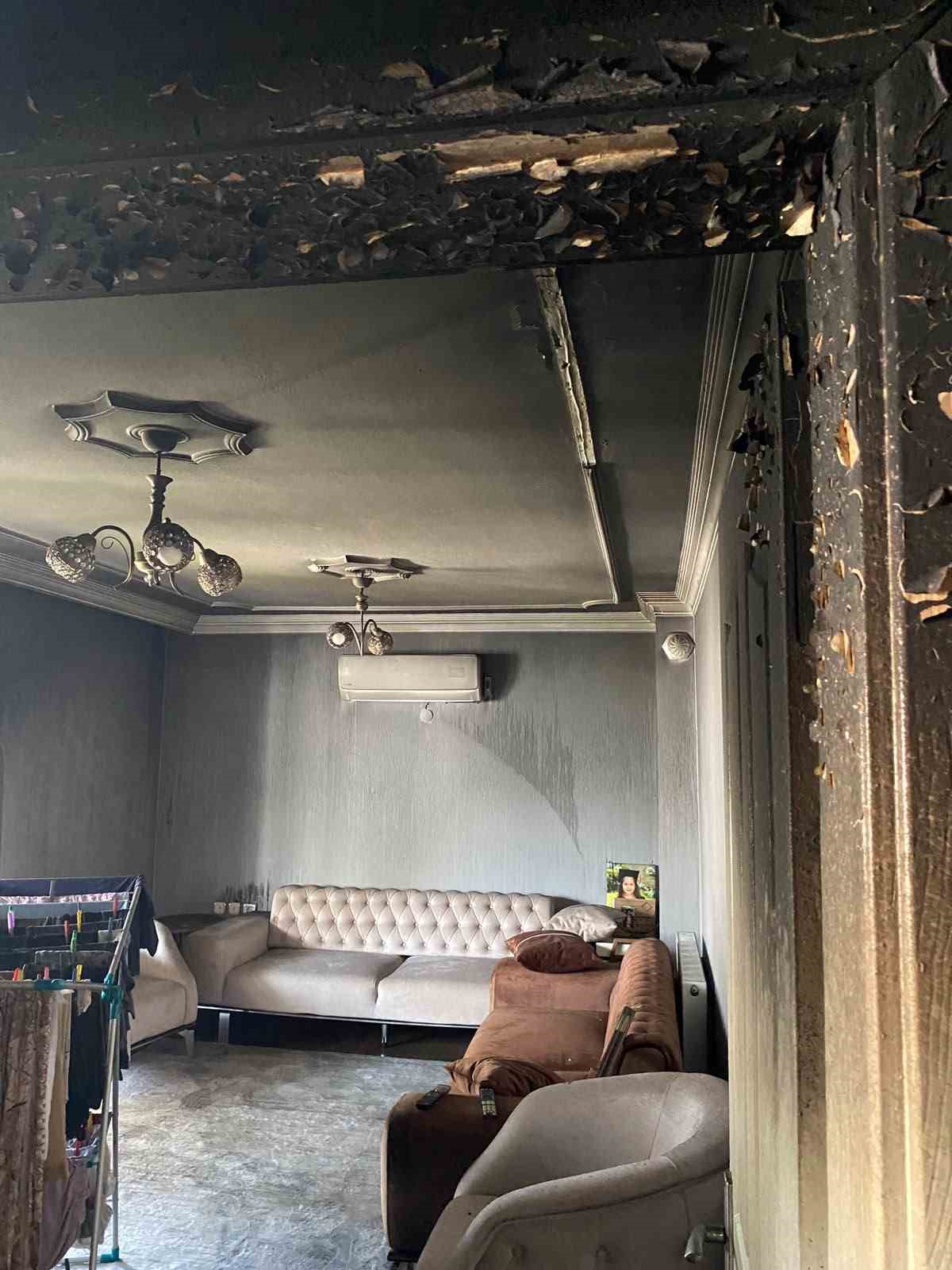 manisada korkutan yangin ev kullanilamaz hale geldi 3 De4URghe