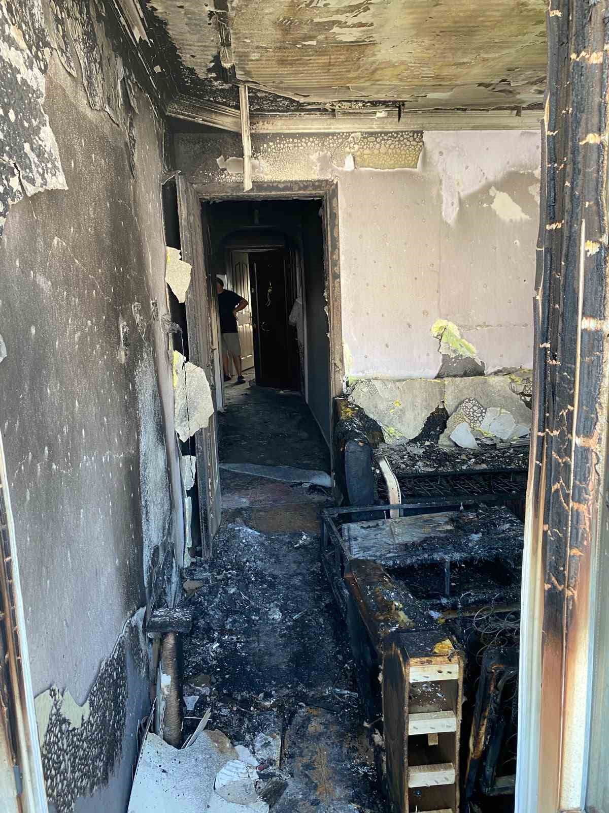 manisada korkutan yangin ev kullanilamaz hale geldi 4 ntKPUvEb