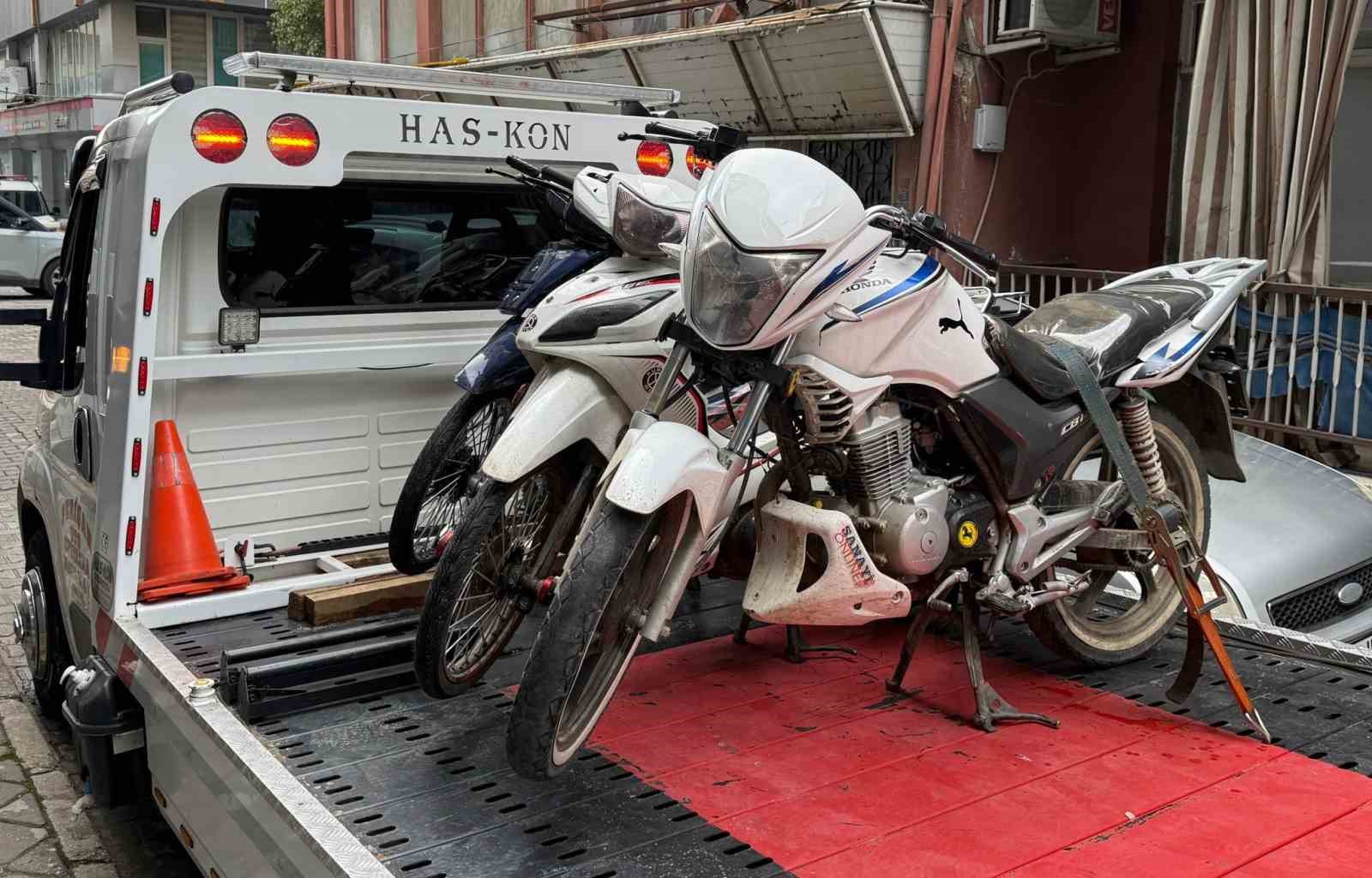 manisada kuralsiz motosikletlere agir darbe 196 bin tl ceza 0