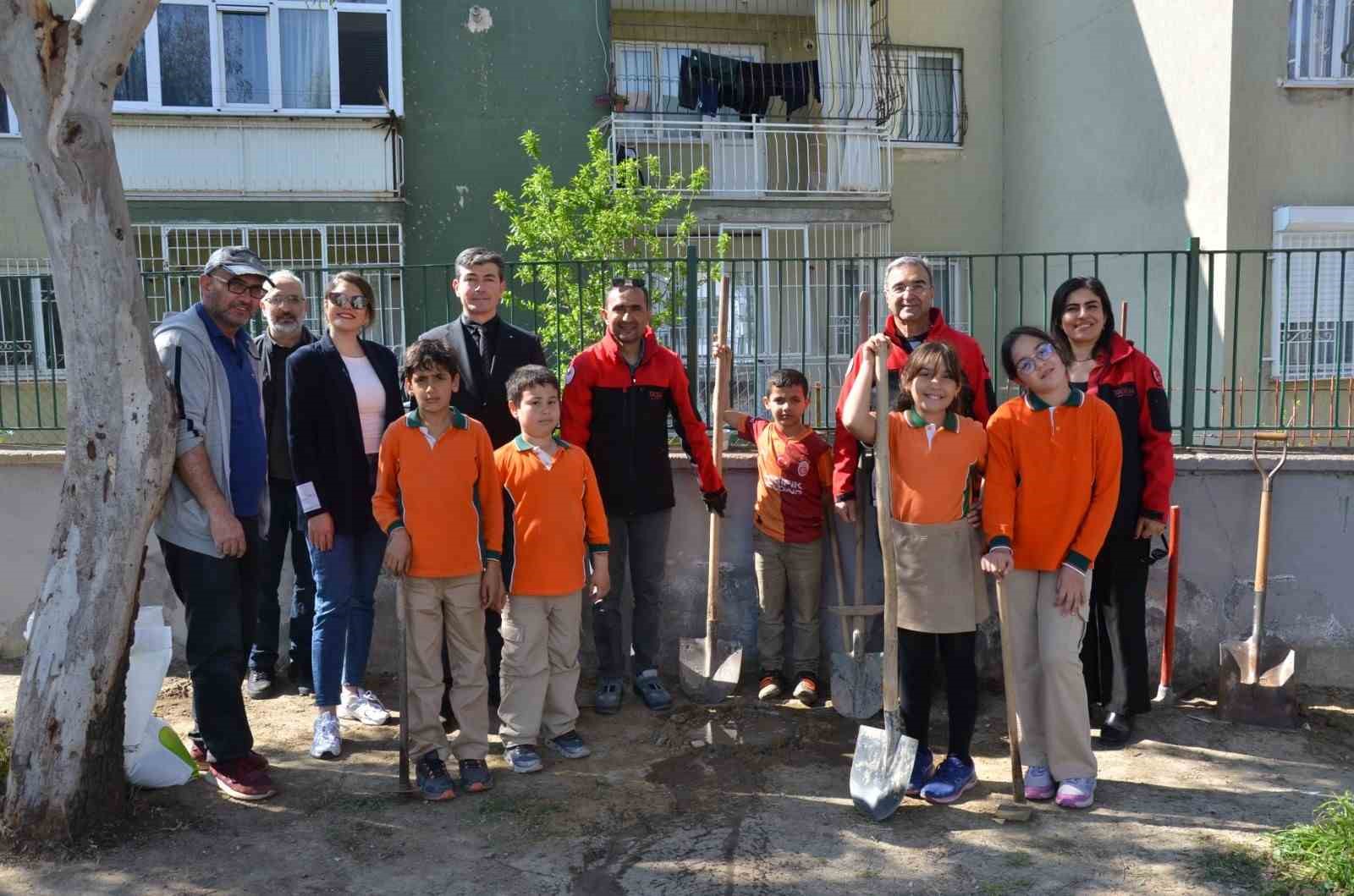manisada okul bahceleri baga donusuyor 0 CCZuEre3