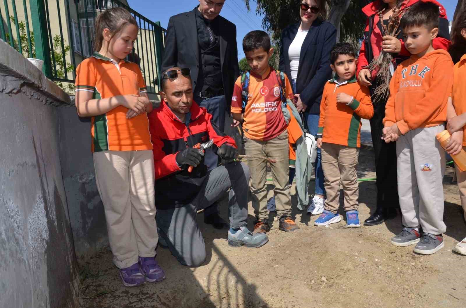manisada okul bahceleri baga donusuyor 2