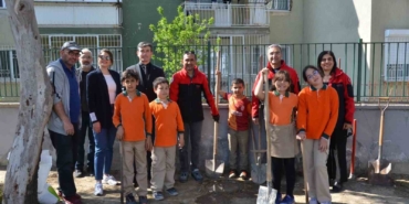 manisada-okul-bahceleri-baga-donusuyor-iCr1mNDl.jpg