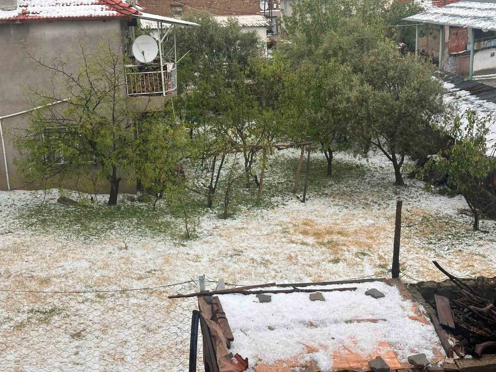 manisada saganak ve dolu etkili oldu 3 khYuPFjs