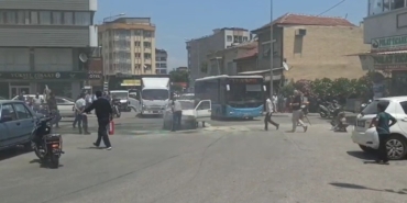 manisada-seyir-halindeki-otomobil-alev-aldi-pHSfNuWd.jpg