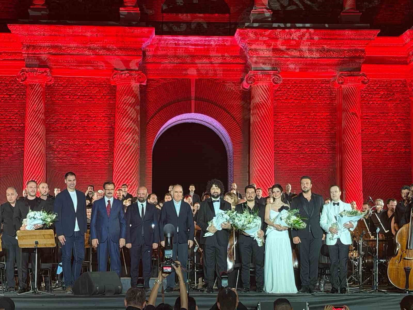 manisada tarihi gece sardes antik kentinde carmina burana ruzgari 10 arRUeKXg