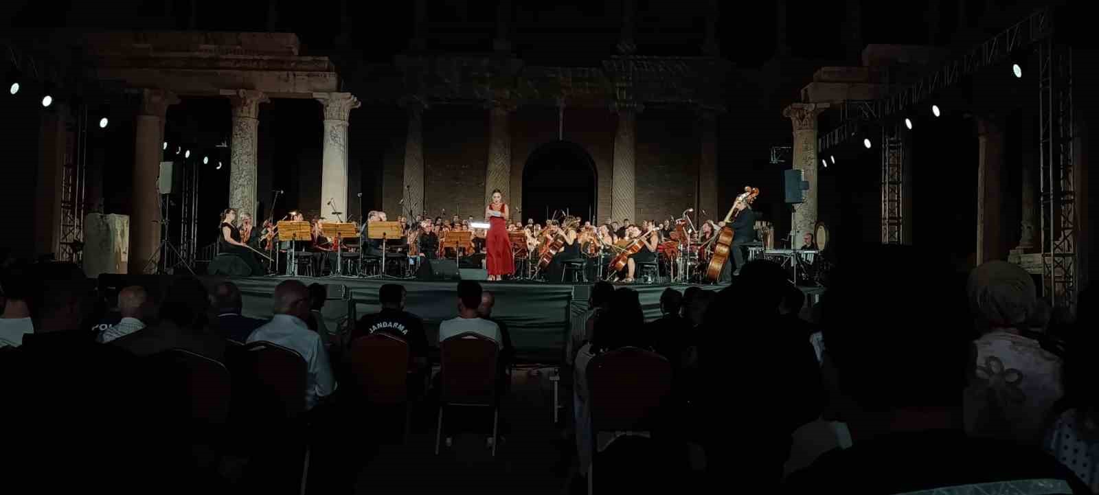 manisada tarihi gece sardes antik kentinde carmina burana ruzgari 5 RMuk57kU