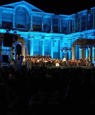manisada-tarihi-gece-sardes-antik-kentinde-carmina-burana-ruzgari-5ICPqami.jpg