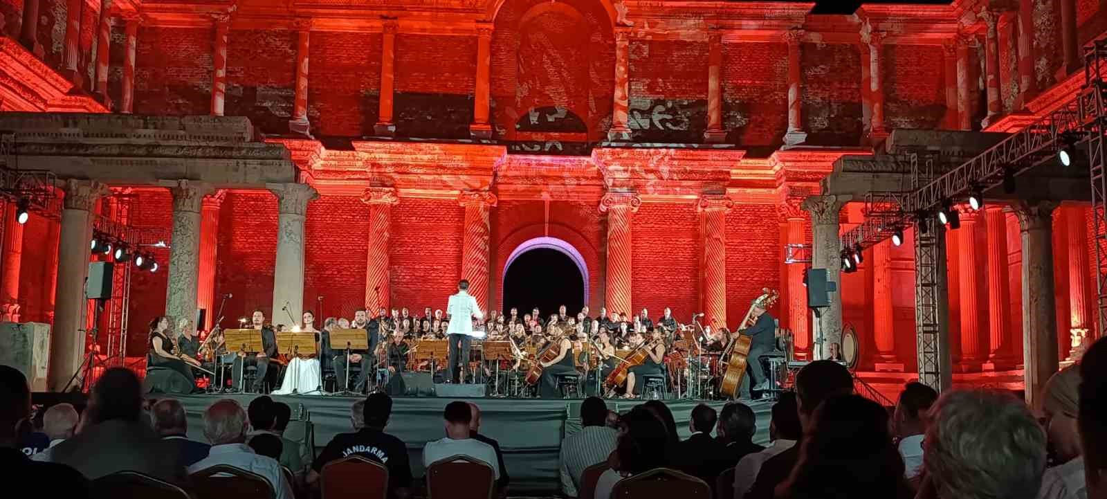 manisada tarihi gece sardes antik kentinde carmina burana ruzgari 6 AtuS3dYz