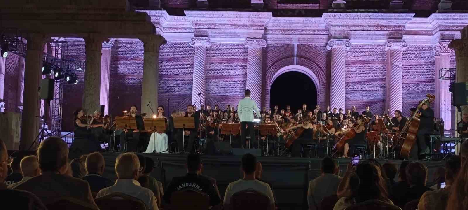 manisada tarihi gece sardes antik kentinde carmina burana ruzgari 7 KQBNYwuk