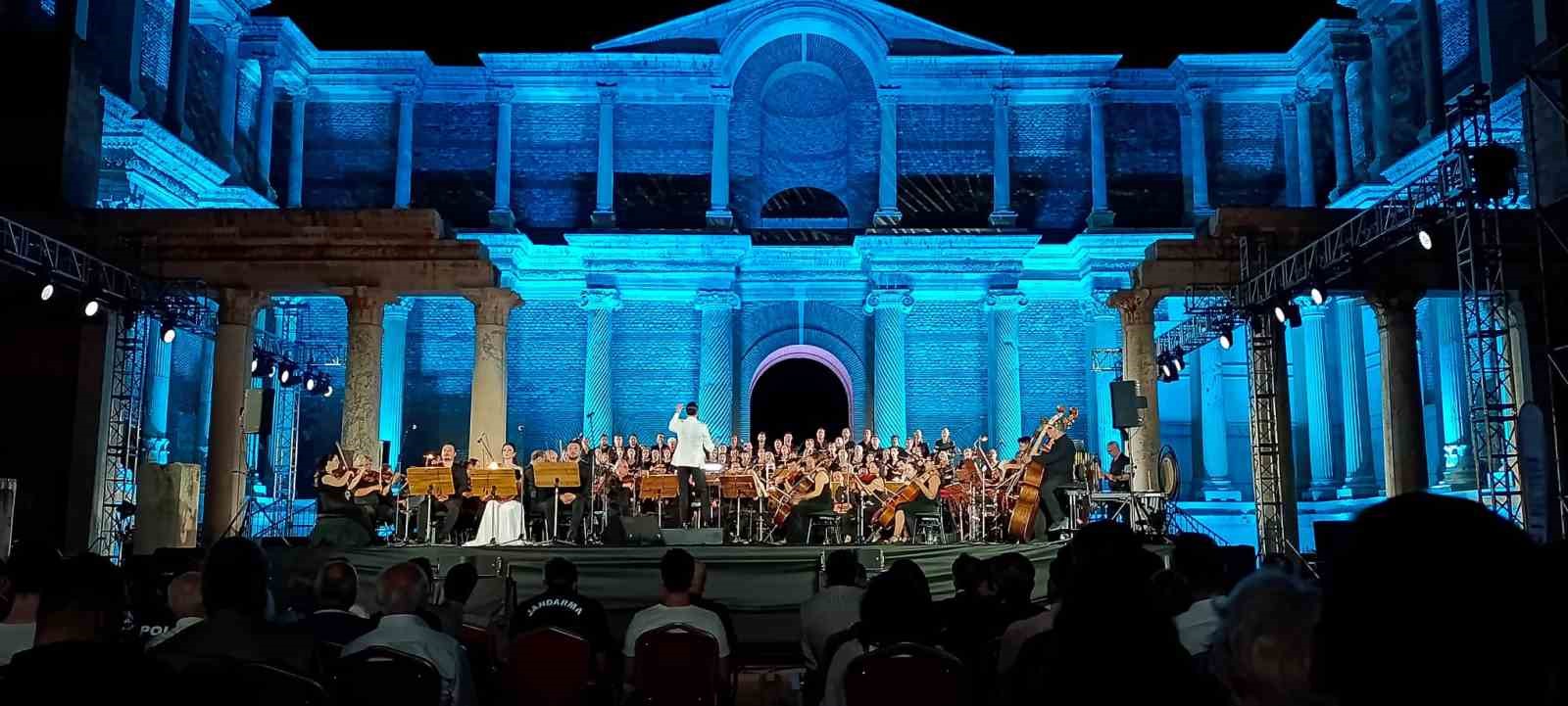manisada tarihi gece sardes antik kentinde carmina burana ruzgari 8 gbKwcTjT
