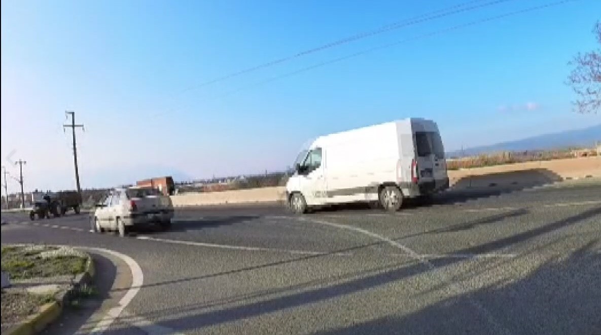 manisada traktorle otomobil carpisti 1 yarali 1